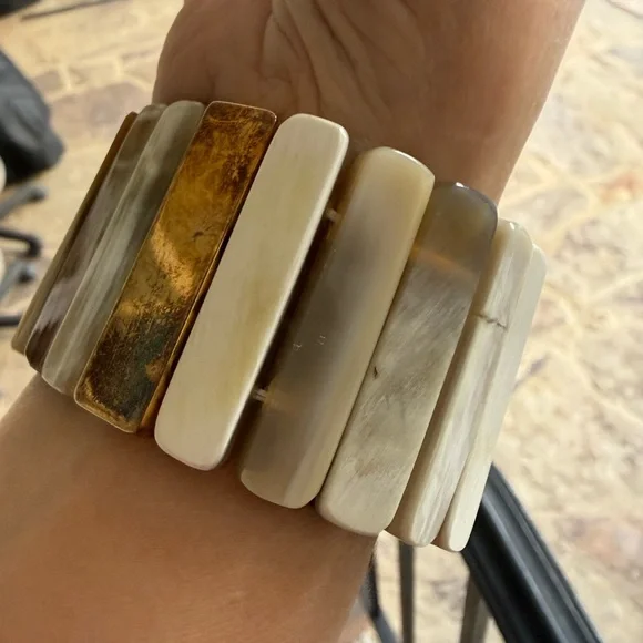 Anthropologie Buffalo Horn Stretch Bracelet!!🔥🔥🔥 - Picture 4 of 15